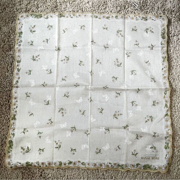 Hanae Mori scarf - Picture 1 of 6